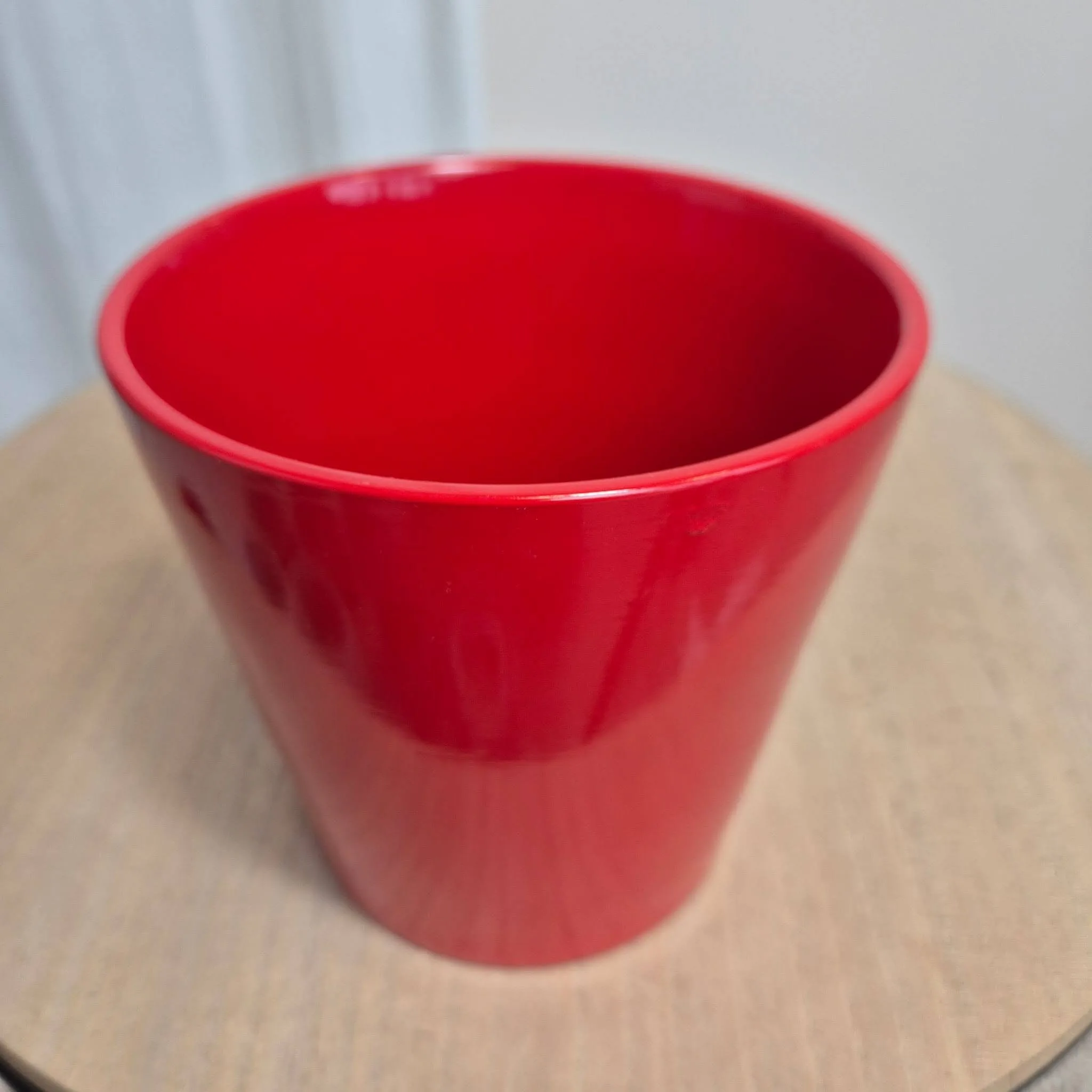 Osłonka ceramiczna czerwona połysk