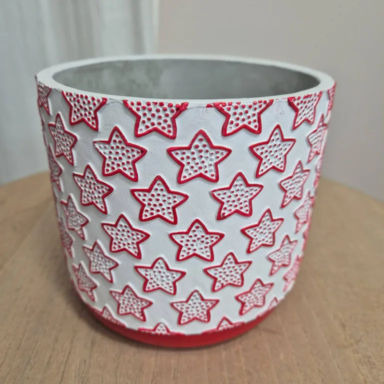 Osłonka na doniczkę ceramiczna biała świąteczna w czerwone gwiazdki 12cm