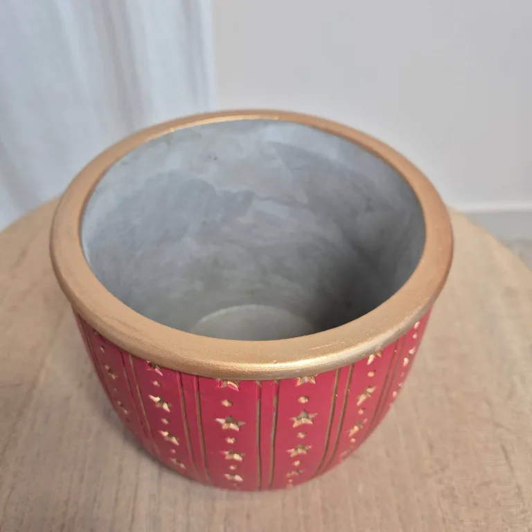 Osłonka na doniczkę ceramiczna czerwona świąteczna w złote gwiazdki 12cm