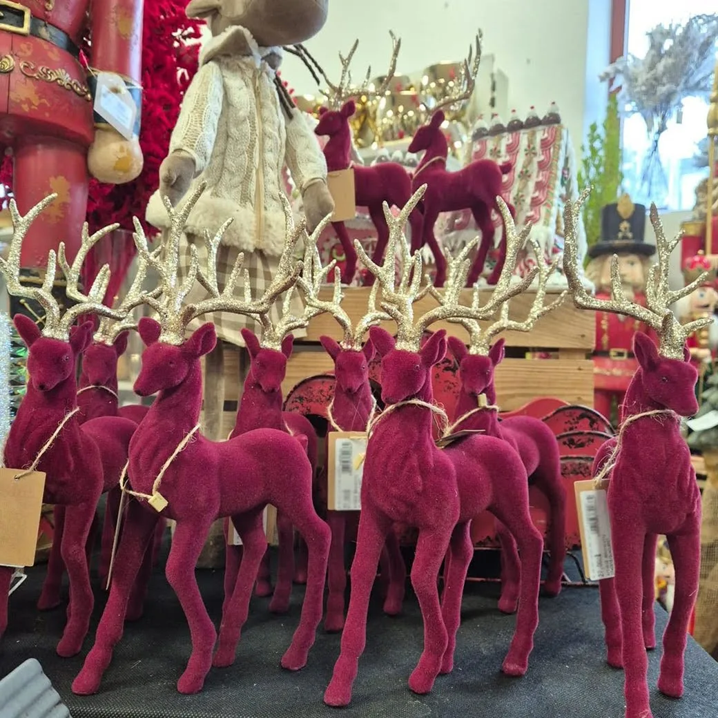 Renifer jeleń welurowa figurka świąteczna bordowa 32cm