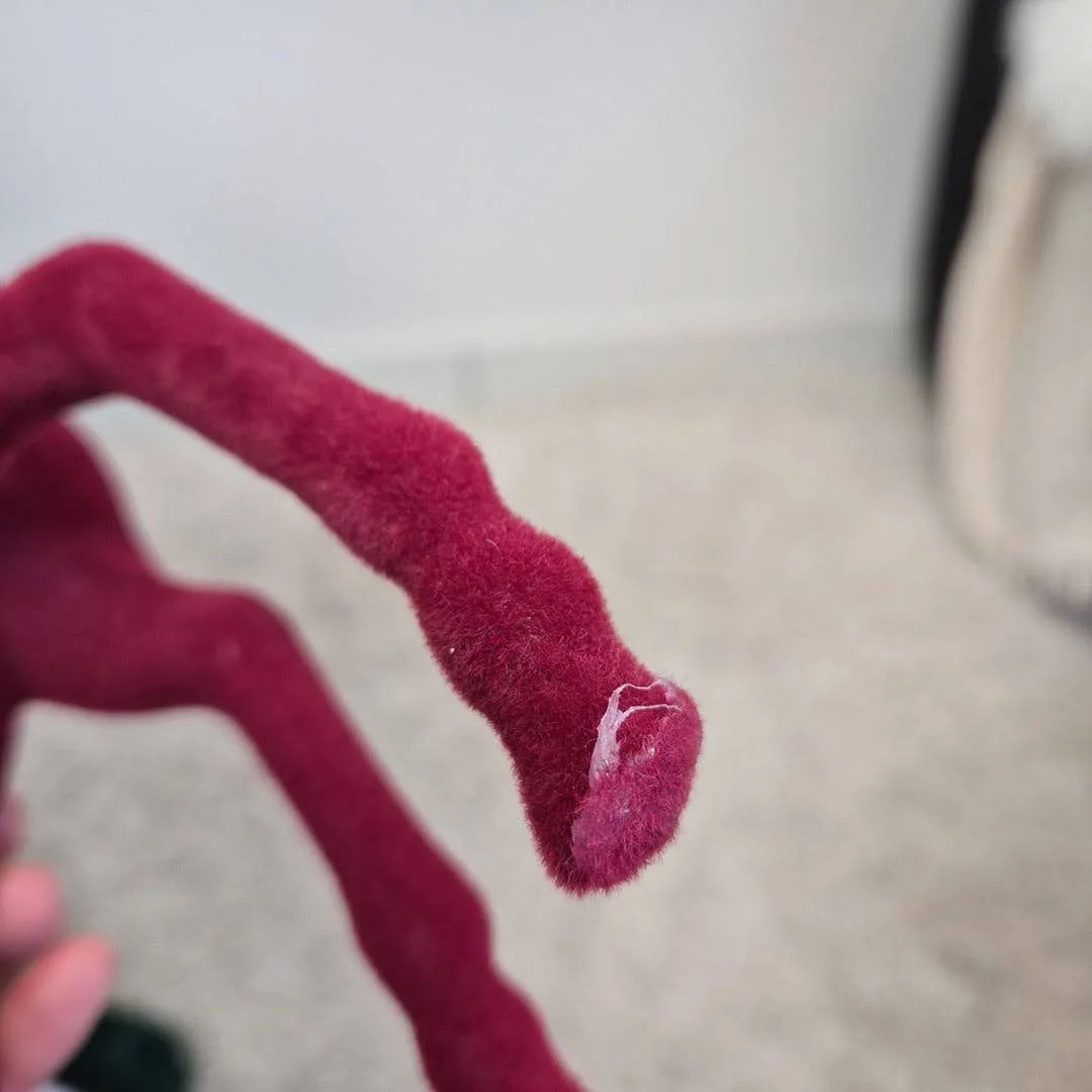 Renifer jeleń welurowa figurka świąteczna bordowa 32cm