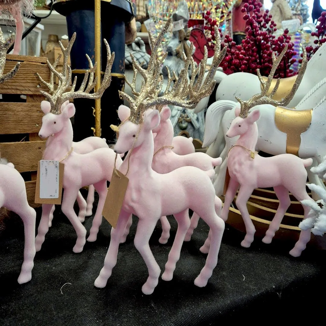 Renifer jeleń welurowa figurka świąteczna różowa 32cm