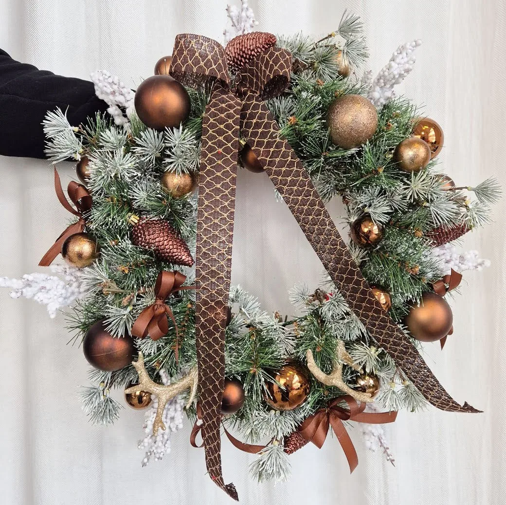 Wianek na drzwi świąteczny bożonarodzeniowy sztuczny brązowy 55cm