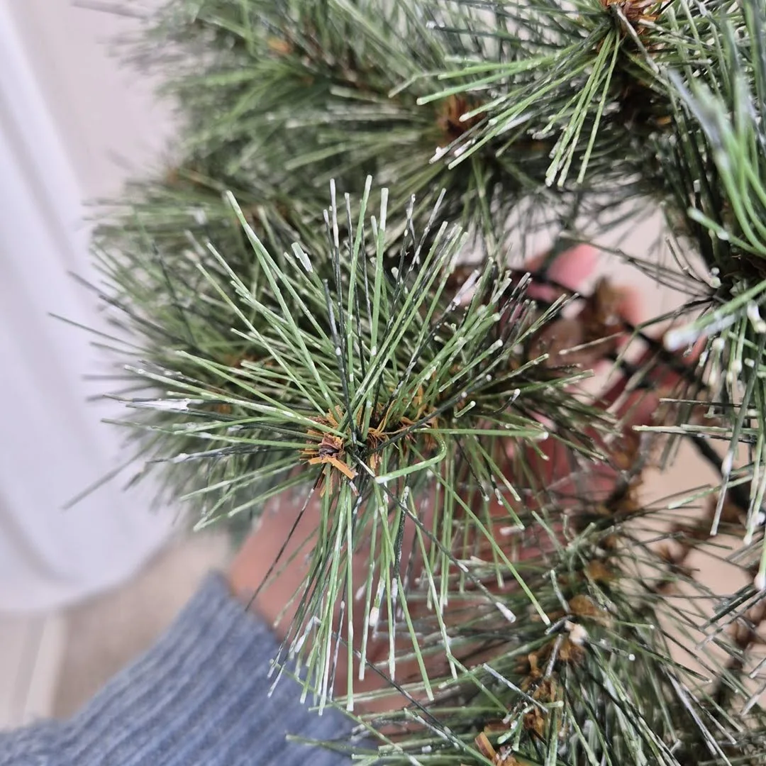 Wianek na drzwi świąteczny zimowy z gałązek jodły sztuczny 50cm