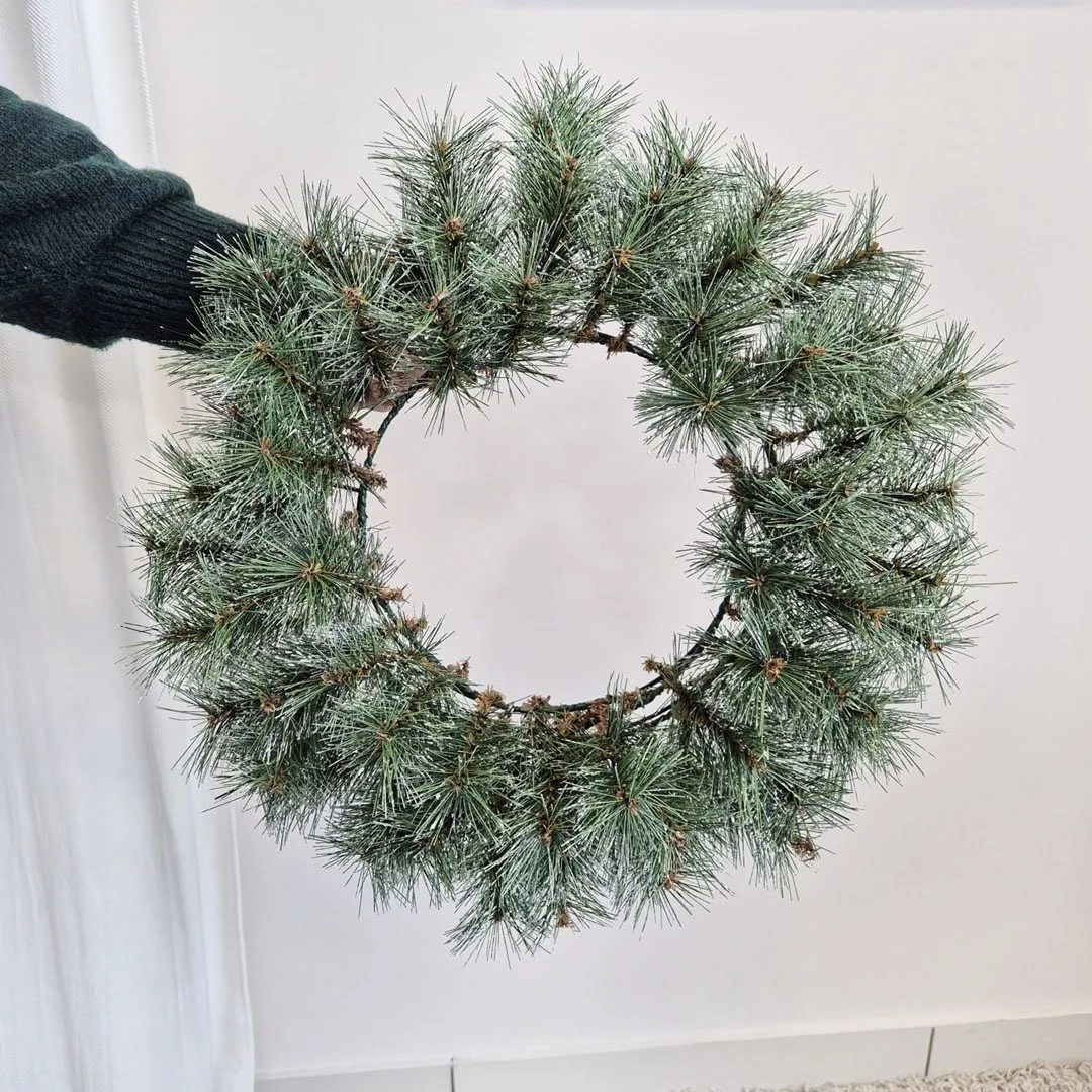 Wianek na drzwi świąteczny zimowy z gałązek jodły sztuczny 50cm