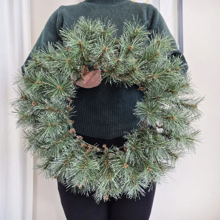 Wianek na drzwi świąteczny zimowy z gałązek jodły sztuczny 50cm