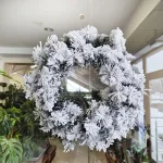 Wianek na drzwi świąteczny zimowy z jodły ośnieżone gałązki sztuczny 50cm