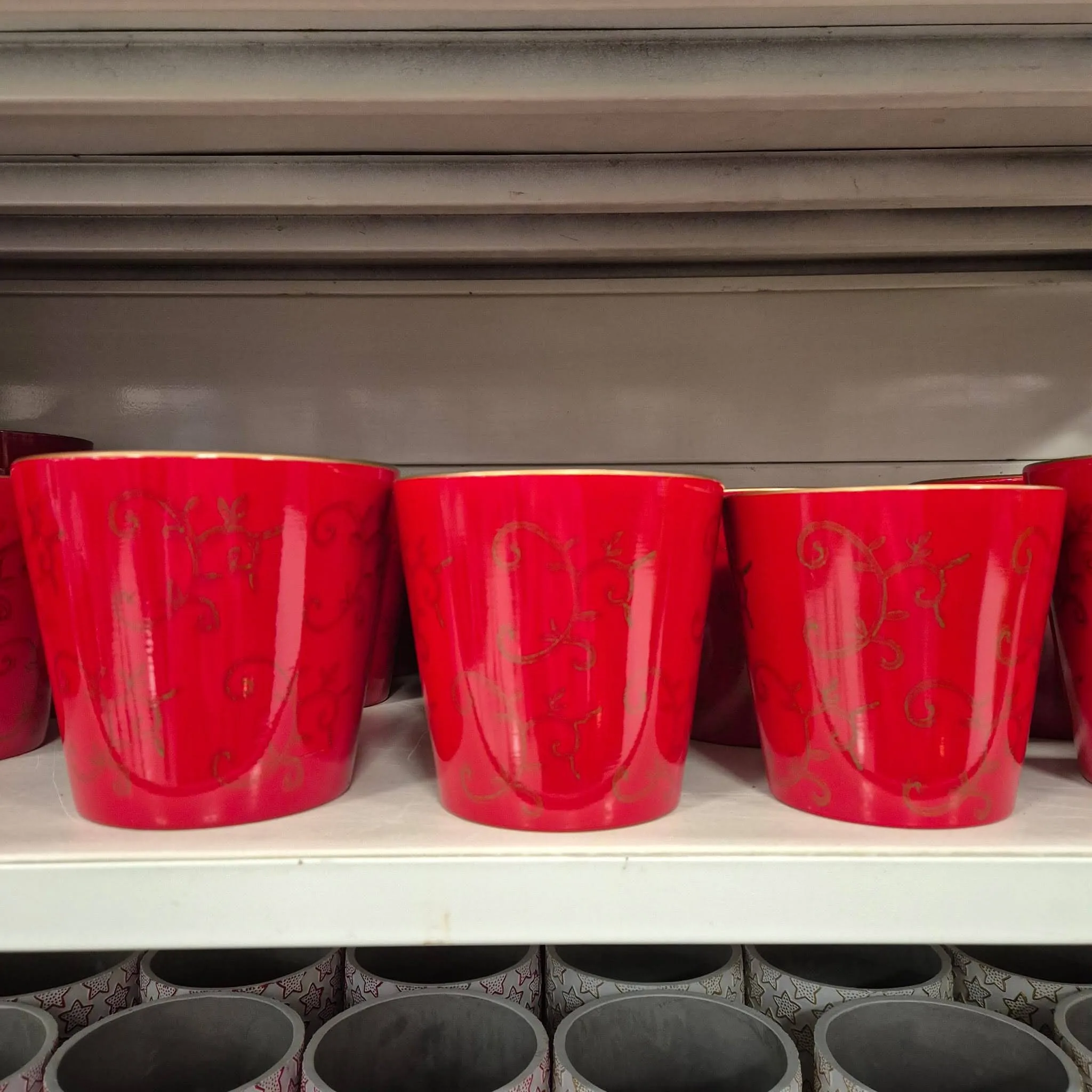 Osłonka ceramiczna czerwona ze złotym połysk