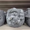 Osłonka na doniczkę betonowa z Mikołajem i choinkami 12cm
