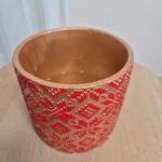 Osłonka na doniczkę ceramiczna złota świąteczna w czerwone śnieżynki 12cm