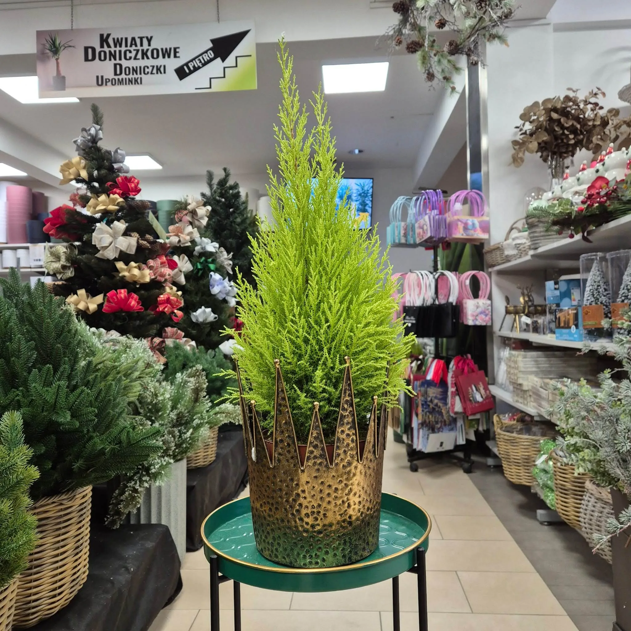 Osłonka na doniczkę metalowa złota korona