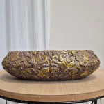 Osłonka na doniczkę betonowa brązowa ze złotymi zdobieniami 20x10cm