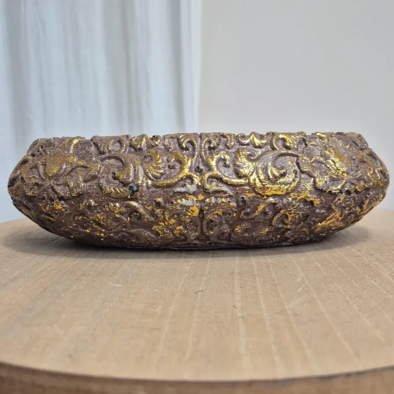 Osłonka na doniczkę betonowa brązowa ze złotymi zdobieniami 20x10cm