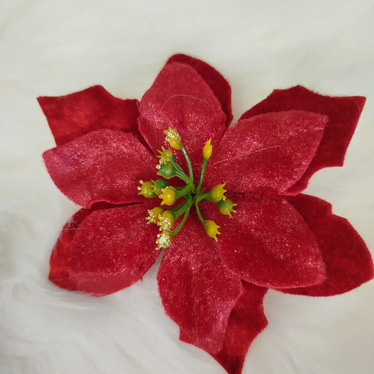 Poinsecja, gwiazda betlejemska czerwona na klipsie 2szt