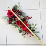 Stroik na drzwi świąteczny bożonarodzeniowy czerwone kwiaty sztuczny 65cm