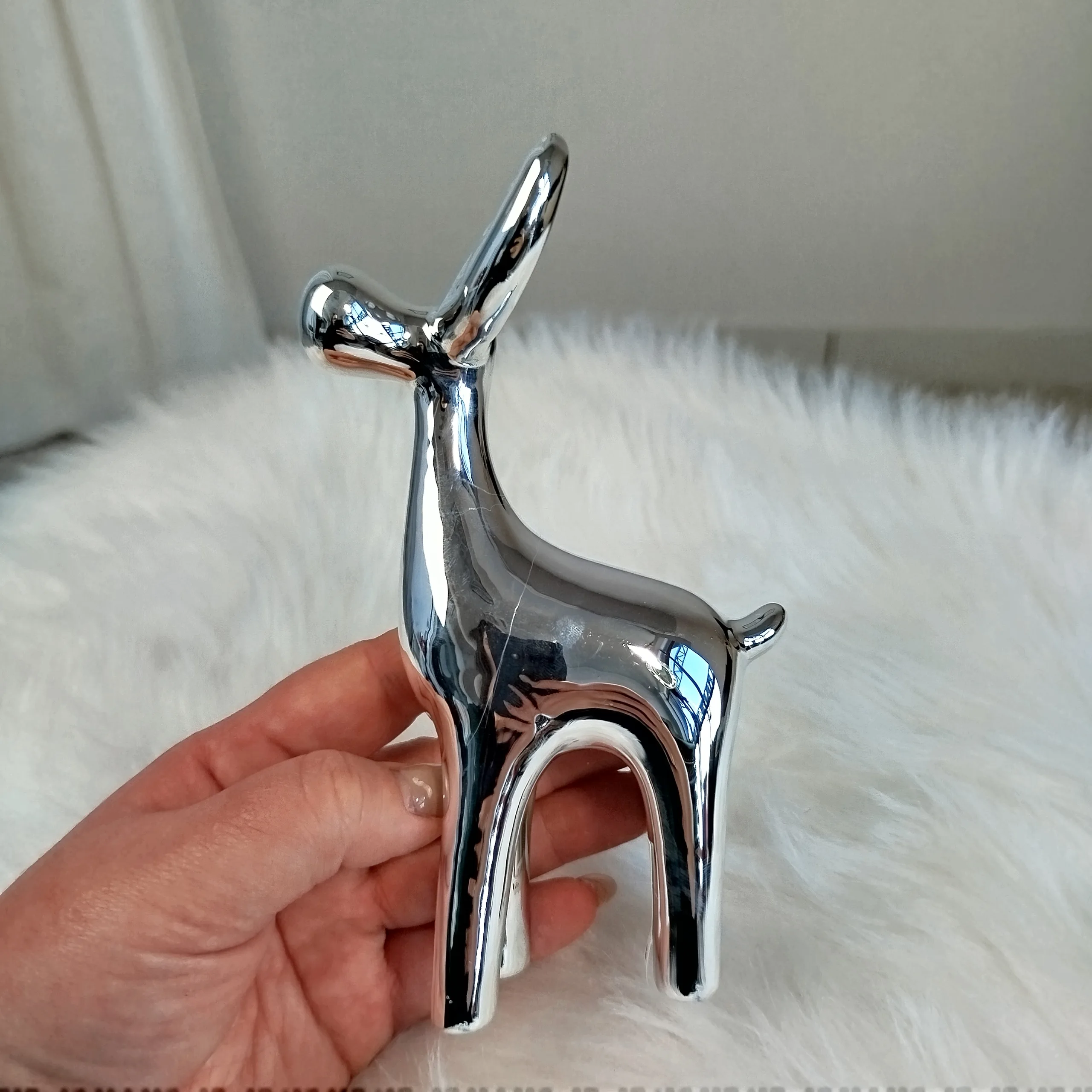 Renifer srebrny ceramiczny świąteczna figurka 16cm