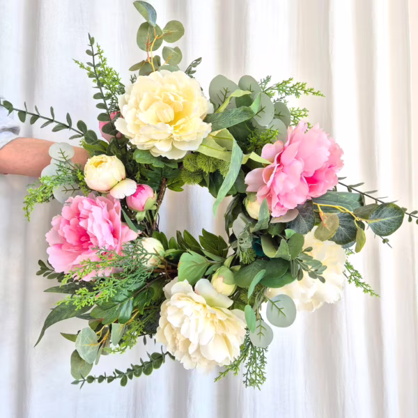 Wianek wiosenny ze sztucznych kwiatów ręcznie robiony 50cm