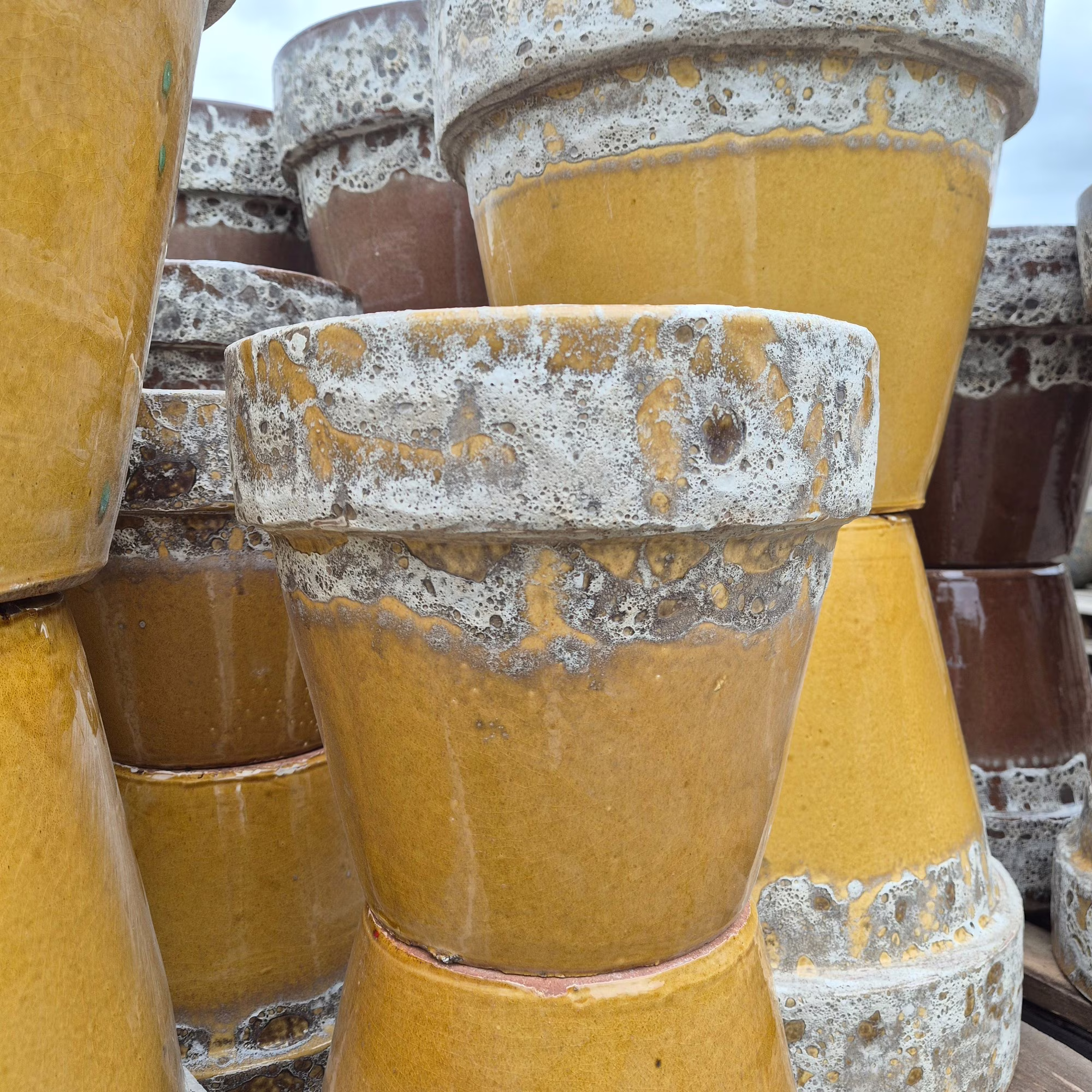 Doniczka ceramiczna stożkowa musztardowa lawa wulkaniczna 31cm