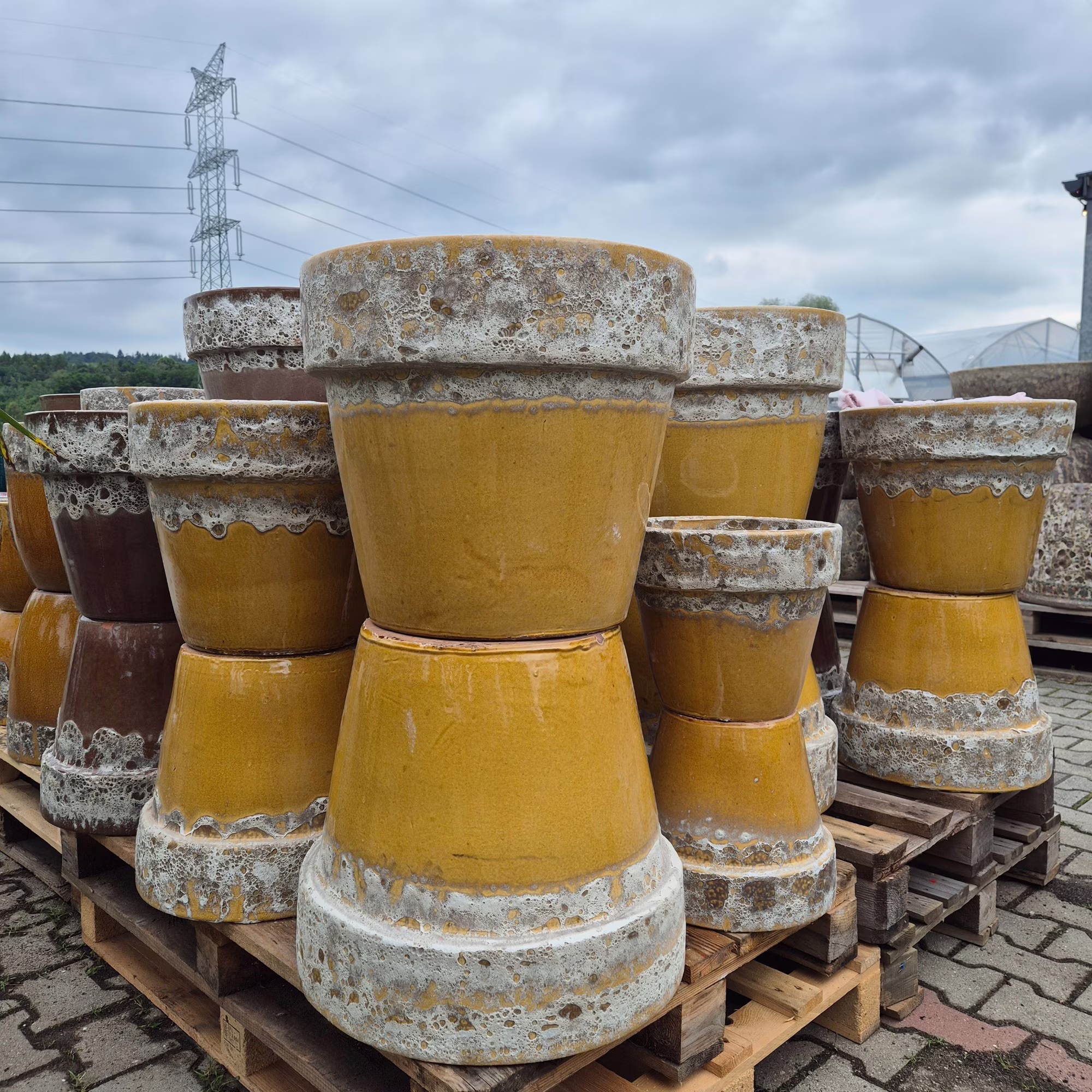 Doniczka ceramiczna stożkowa musztardowa lawa wulkaniczna 49cm