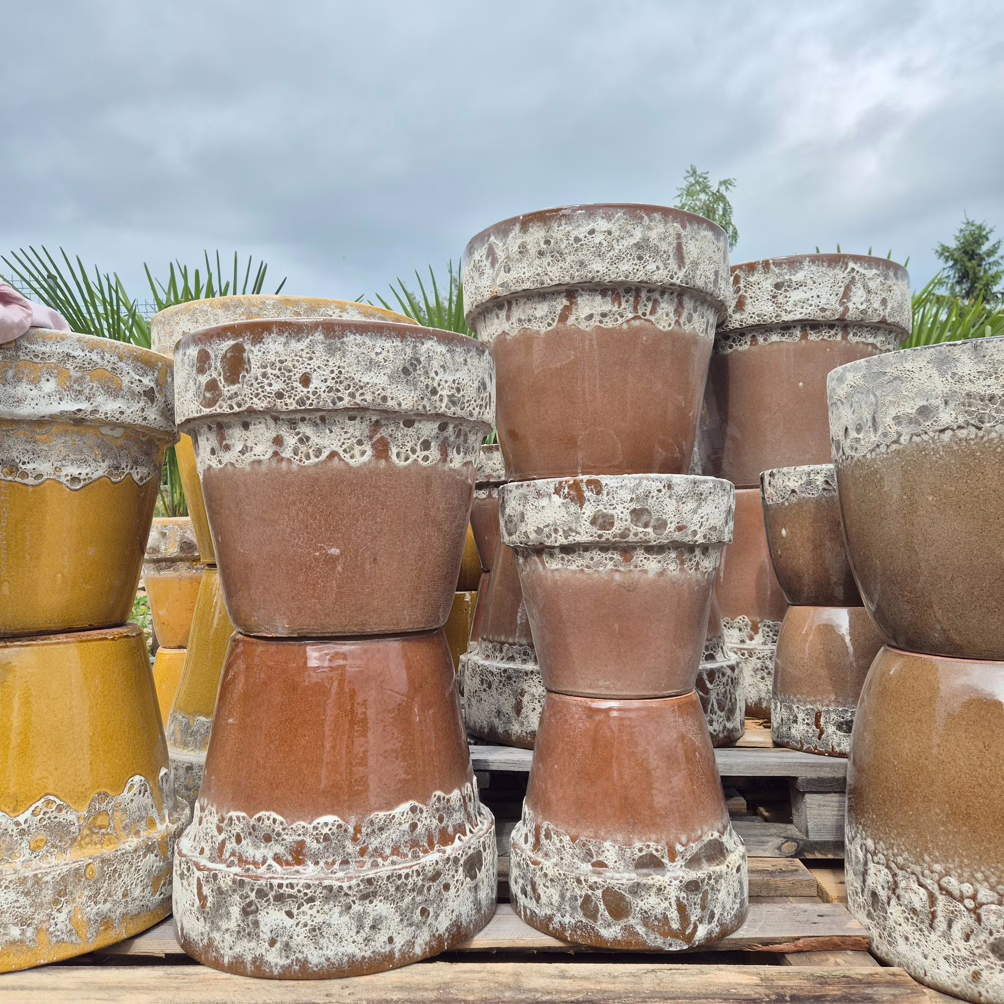 Doniczka ceramiczna stożkowa brązowa z lawy wulkanicznej 31cm