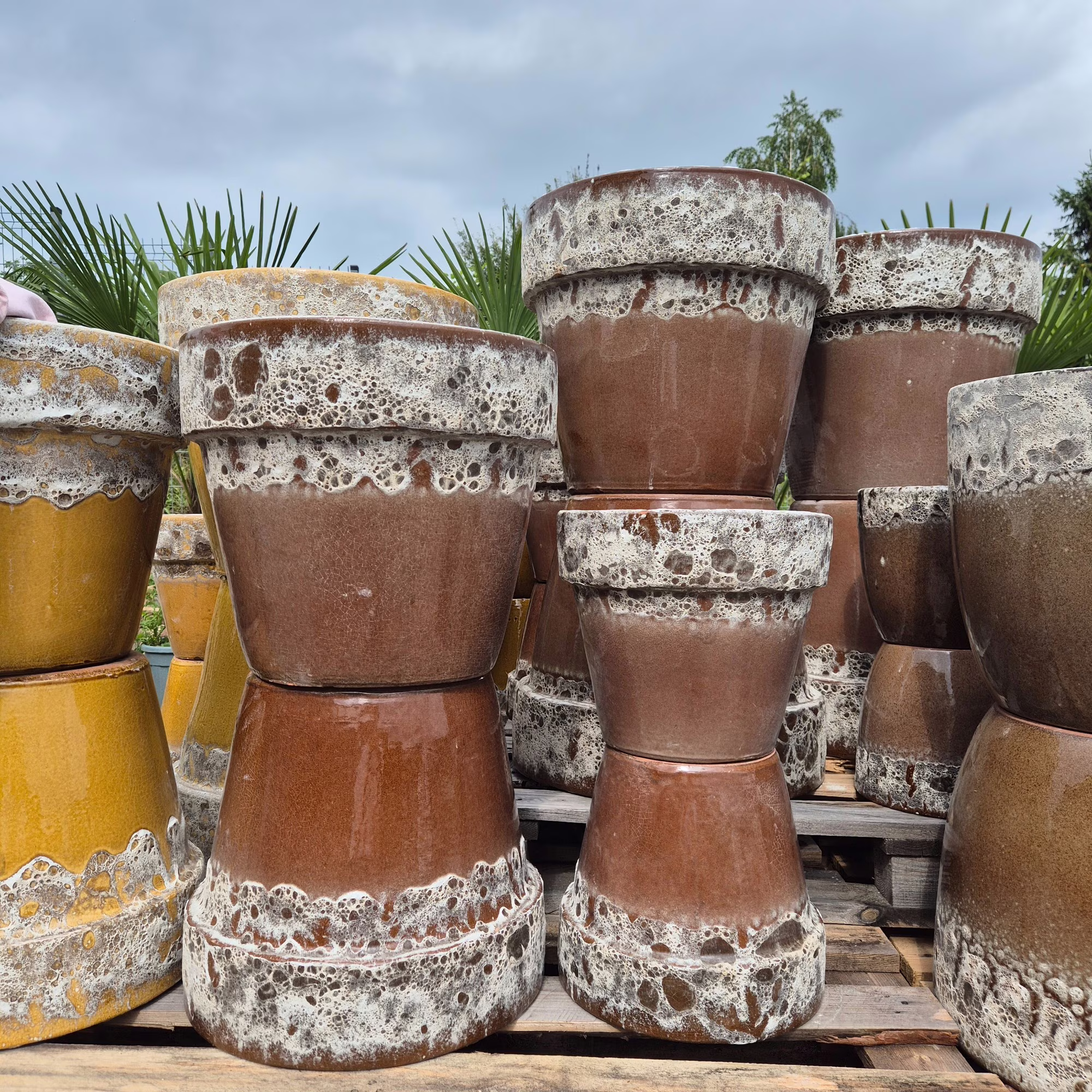Doniczka ceramiczna stożkowa brązowa z lawy wulkanicznej 31cm