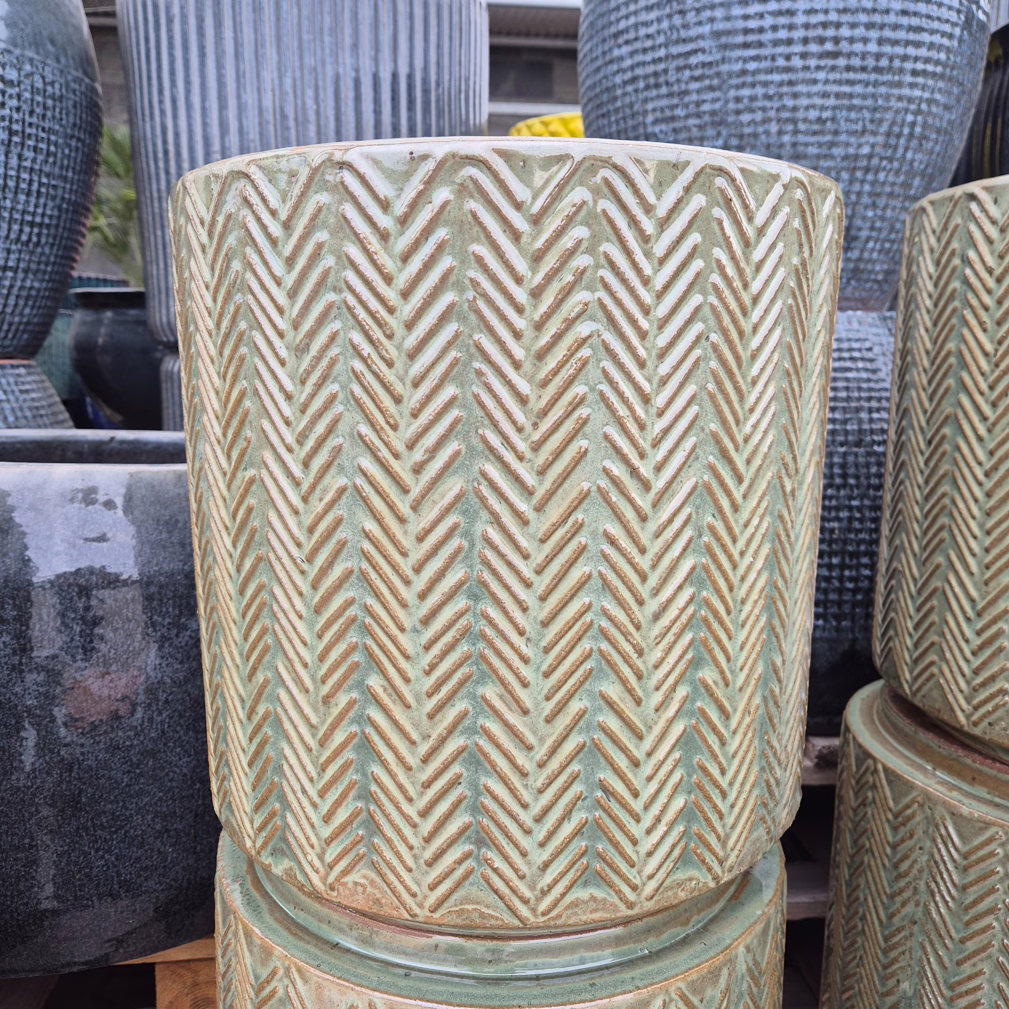 Doniczka ceramiczna okrągła w jodełkę oliwkowa zieleń 30cm