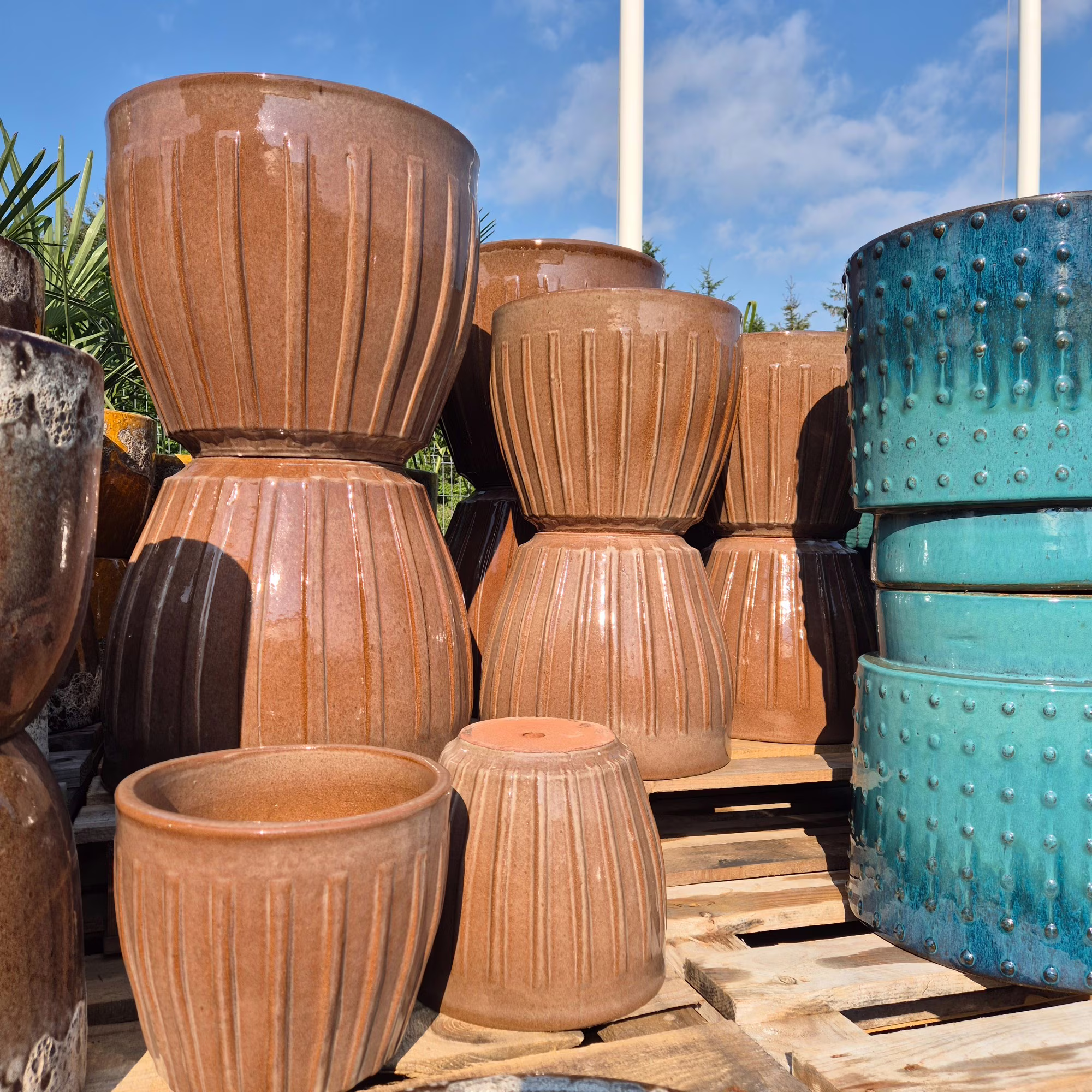 Doniczka ceramiczna stożkowa ryflowana brązowa 26cm